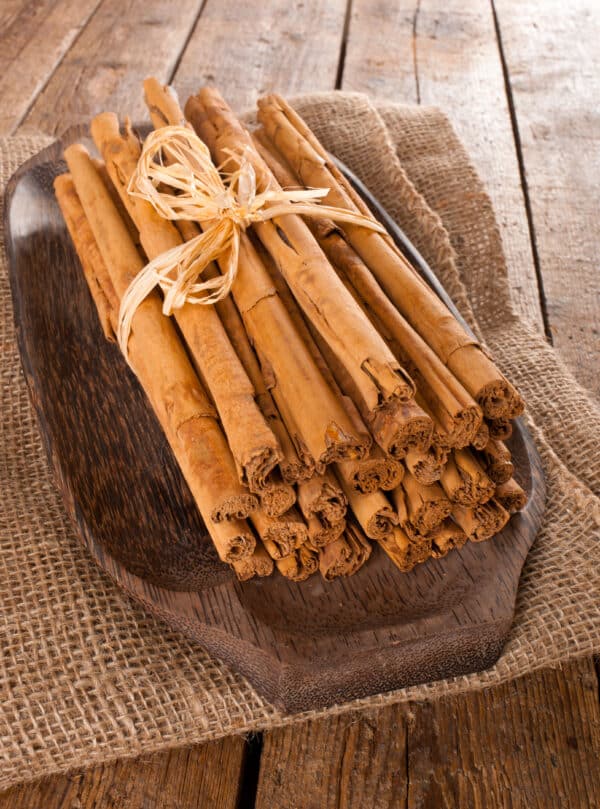 Cinnamomum Verum sticks, bundled